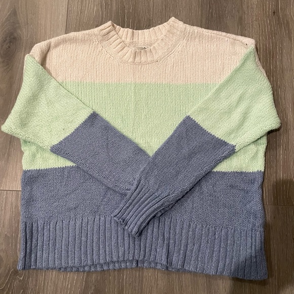 Color block sweater ✨ - Picture 3 of 4